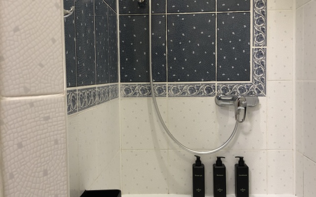 S Akvariumom I Vidom Na Park Apartments