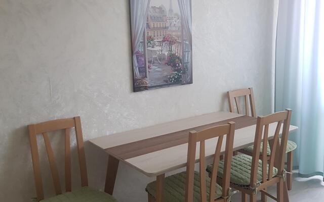 Bliz Verkhnego Ozera S Vidom Na Zakaty Flat