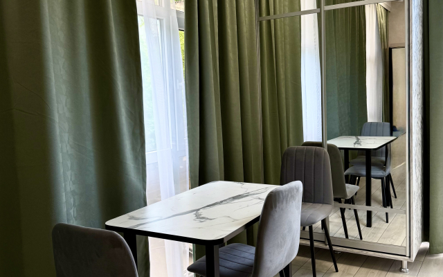 Dvukhmestnye S Kukhney Apartments