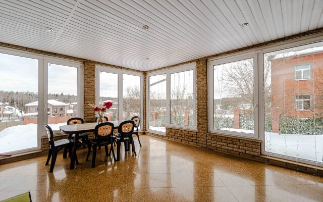 Derevnya Yusupovo S Basseynom I Saunoy Private House