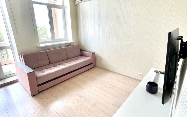 Апартаменты трёхкомнатные в центре города с балконом