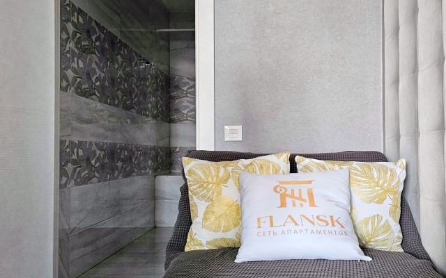 Апартаменты ФлаНск на Крылова 5