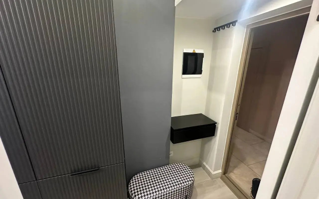 Komfortnaya V 5 Minutakh Ot Metro Elektrozavodskaya Flat