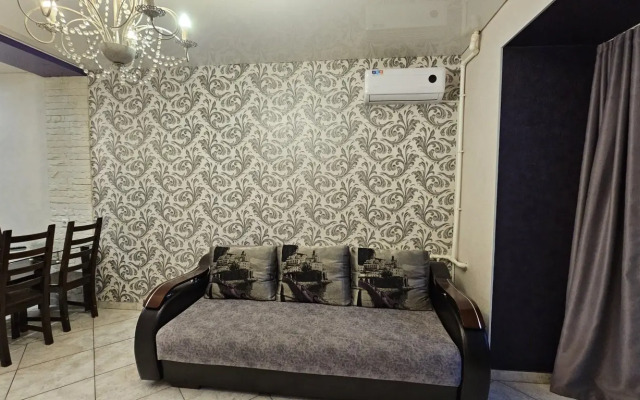 Apartamenty Avrora Rozy Lyuksemburg 49. 2 komnaty
