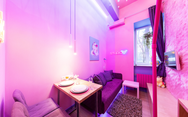 Studio v Rainbow Apartments