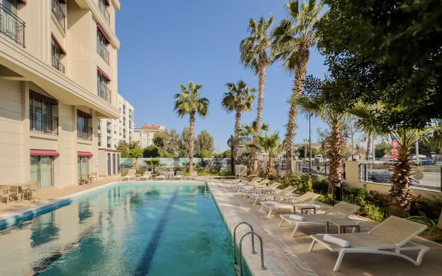 Отель Leaf Port Boutique