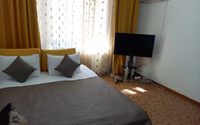 N75 Dve Bolshie Krovati V Tsentr Vselennoj Mr. HOUSE Flat