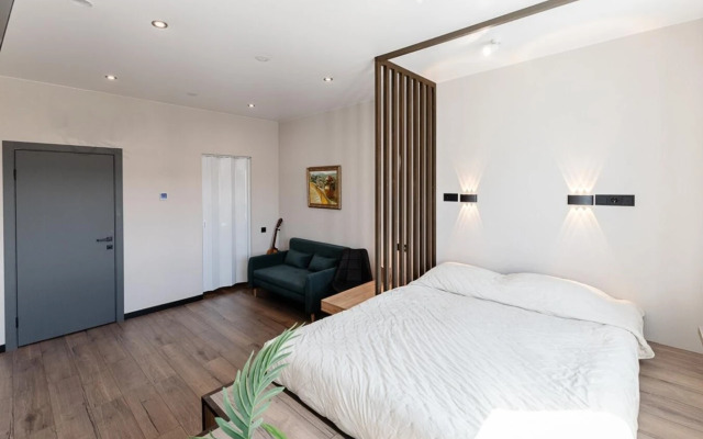 Апартаменты евродвухкомнатные с сауной на Декабристов 20