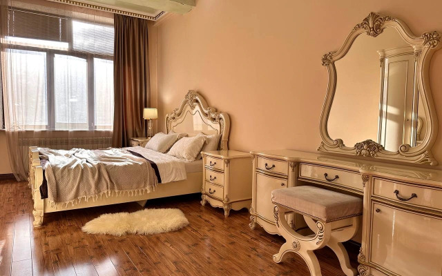 Квартира Рядом с Джума Мечетью