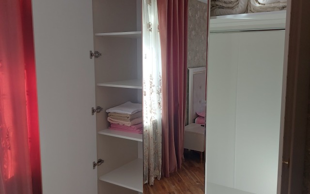 Апартаменты 2-х комнатная квартира на Расула Гамзатова