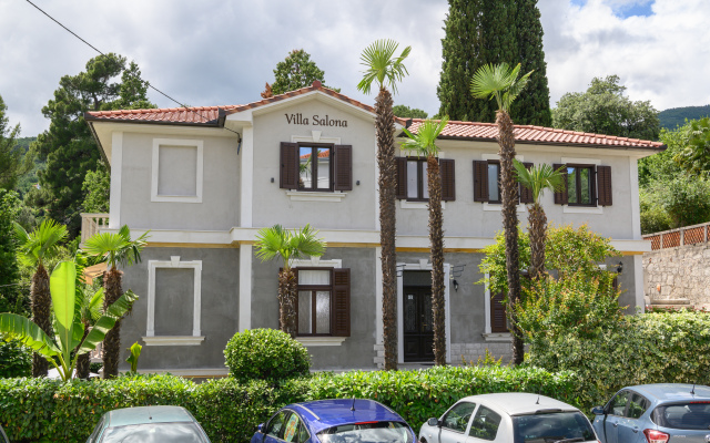 Villa Salona Apartments