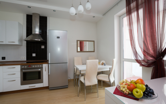 Na Bazhova 68 Apartments