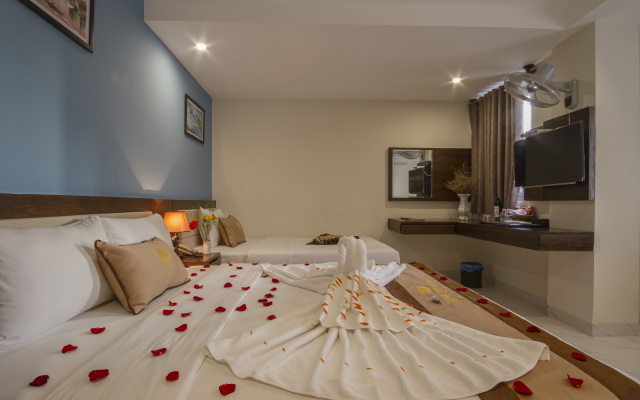 Happy Sky Hotel