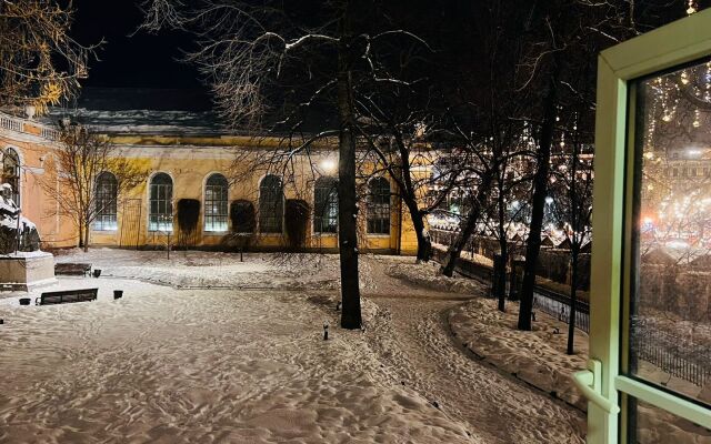 Tipichny Piter Na Italyyanskoy Guest House