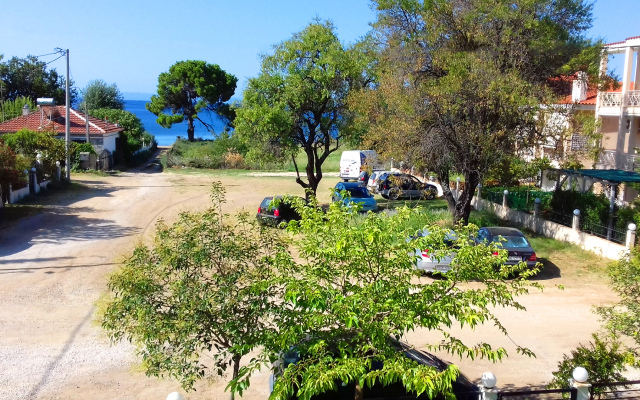 Guedin Sea Side Nikiti Apartments