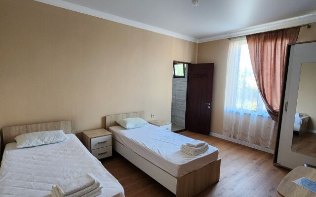 Liana Guesthouse