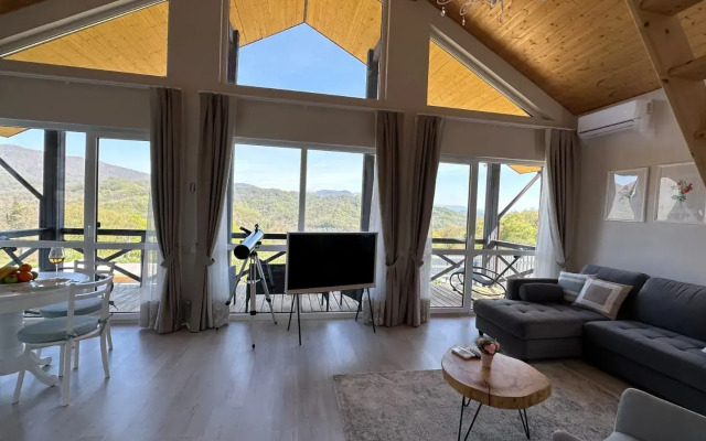 S Panoramnym Vidom Na Gory Private House