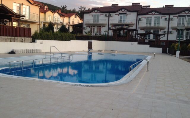 Chernomorskij Hotel