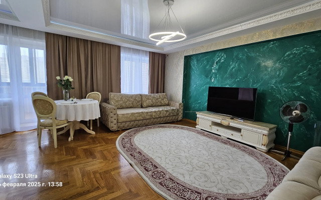 Апартаменты с Просторной Лоджией