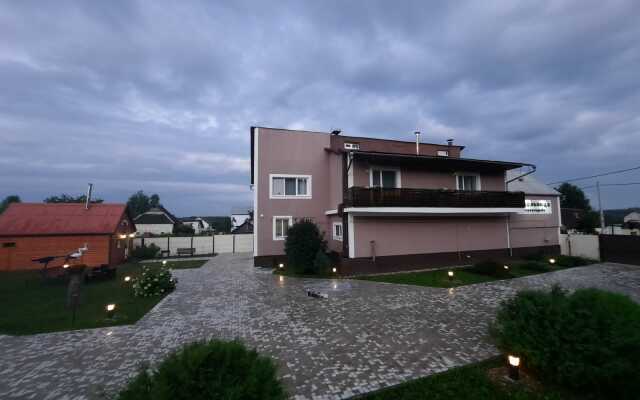 Agrousadba Smolnica Guest Нouse