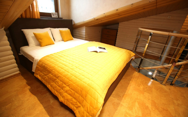 Dvukhurovnevye Nevsky 5 Apartment