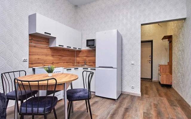 Uyutnaya Studiya S Khoroshim Osnascheniem Flat