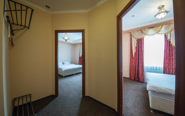 Paradise Hotel