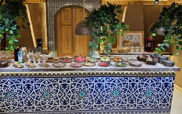 Хостел Khans Palace