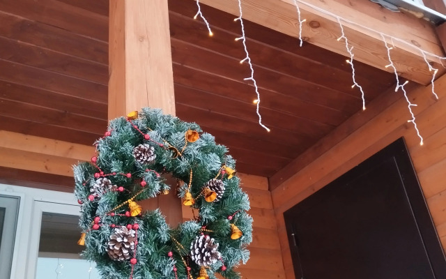 Частный дом Уютный дом с беседкой на берегу озера