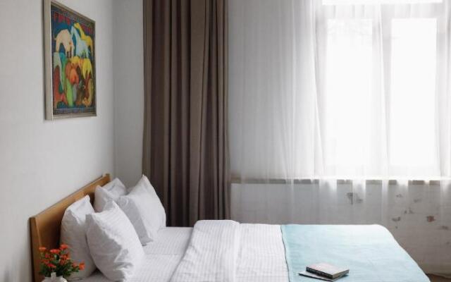Mariinsky Apartments & Hotel