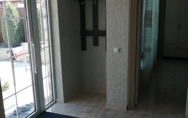 Na Krutoy Guest House