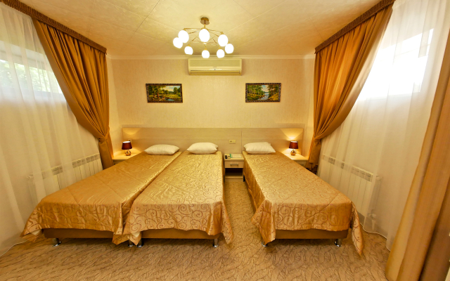 Kristall Uyut Hotel