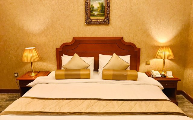 Royal Concorde Hotel and Suites