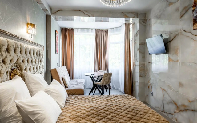 Elitny Apartament v Gostinitse Senator Flat