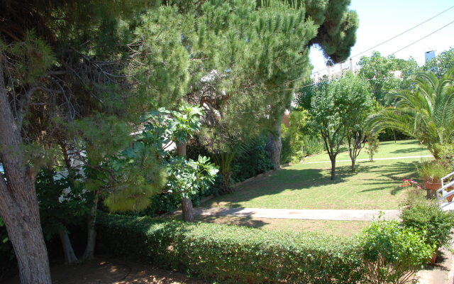 Alexander Apartments