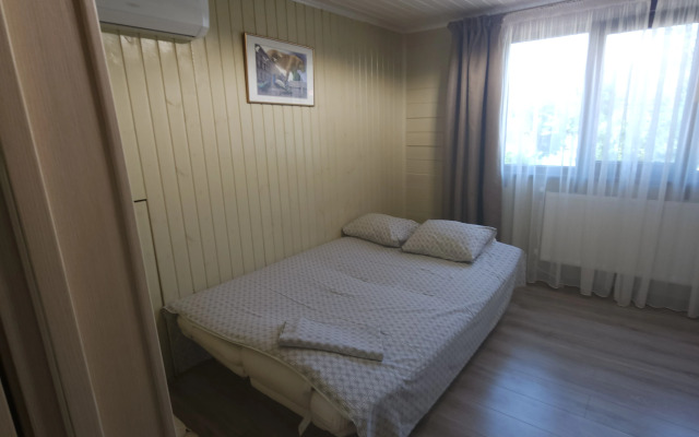 Shossejnaya 10 Guest House