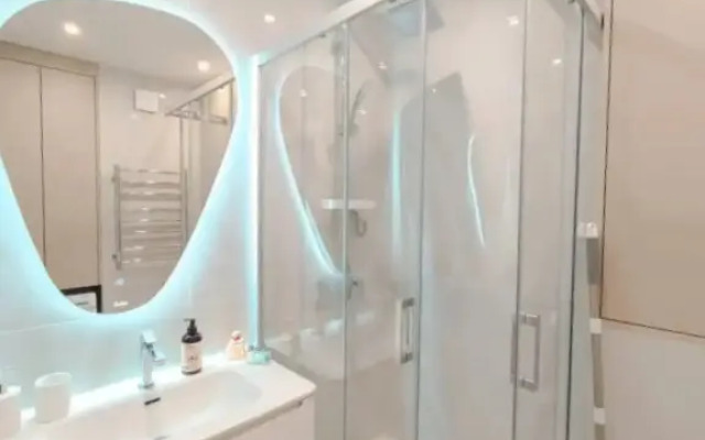 Dvukhkomnataya S Vidom Na More Flat