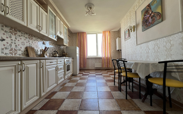 1-kom Mayachnaya 16-61 Sevastopol s vidom na more Flat