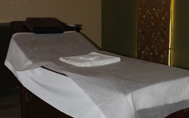 Hotel Raj Vista Suites & Convention