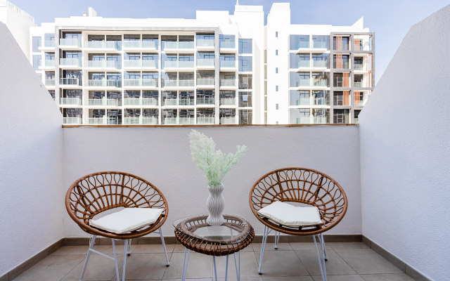 Modern Studio In Azizi Riviera Apartments