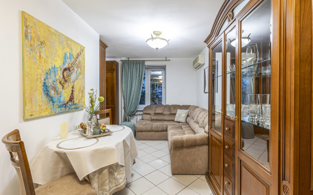Kandinskiy Flat