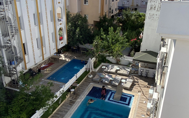 Serenity Suit Hotel