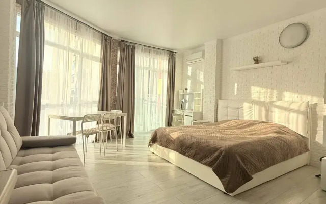 Studiya S Panoramnymi Oknami V Maestro Apartments