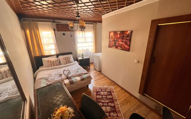 Tarihi Sari Konak Hotel