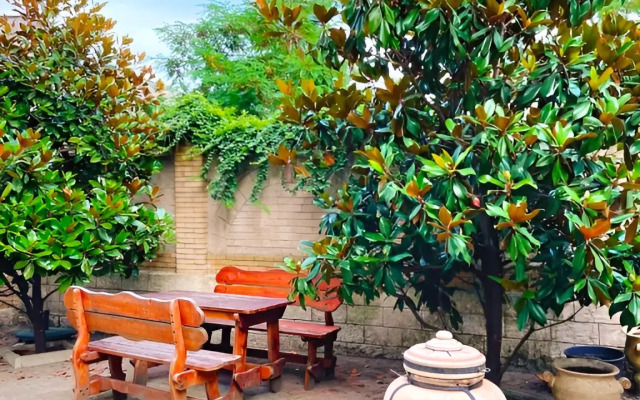 Orange na Mamayke Flat