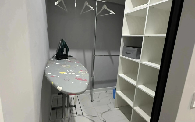 Sti'naya Kvartira-studiya 32 kv.m. ul. Korolenko d. 7 Apartments