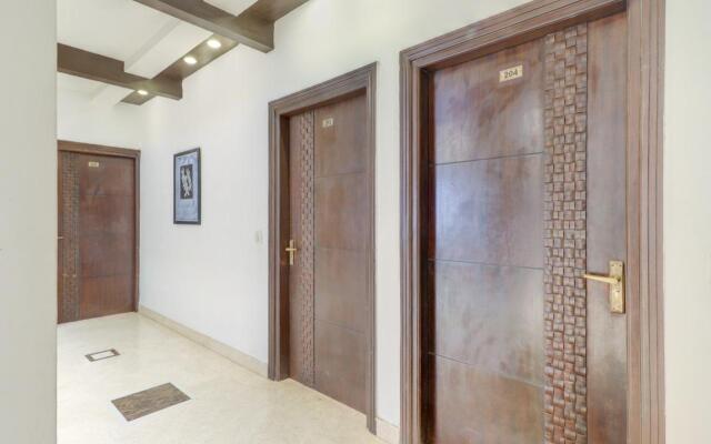 Blue Moon Residency Hotel & Restaurant Hotel