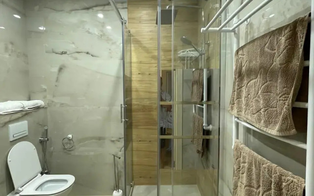 Martsipan s vykhodom na Verhnee ozero Na Nevskogo Apartments