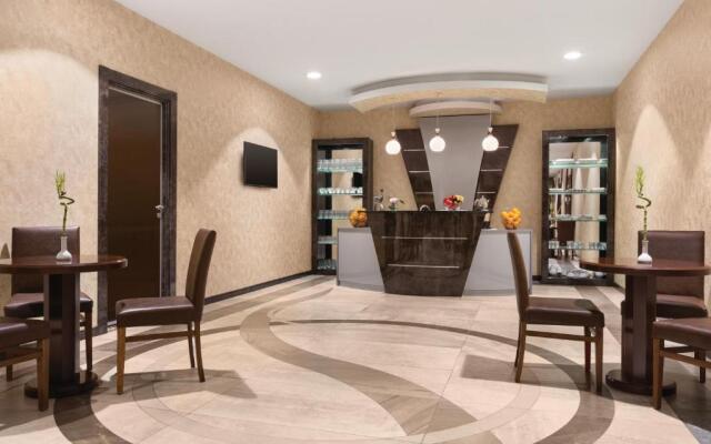 Days Hotel by Wyndham Baku Hotel