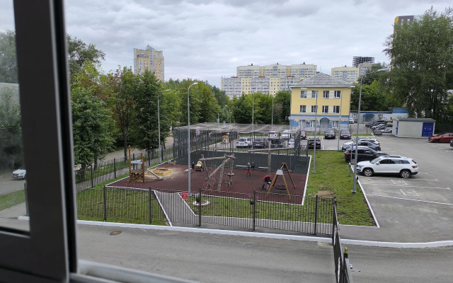 Na Ulitse Neftyanikov 7 Flat
